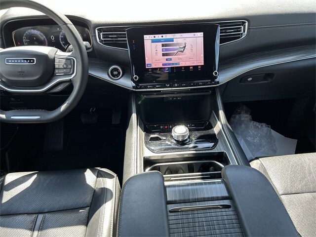 2024 Jeep Wagoneer L Series II photo 4