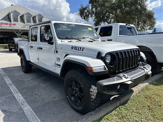 2023 Jeep Gladiator Willys photo 2