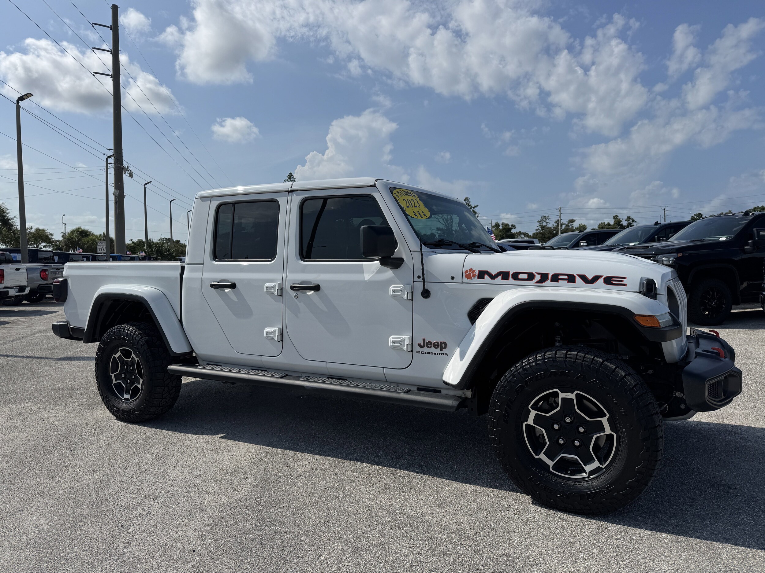 2023 Jeep Gladiator Mojave photo 3
