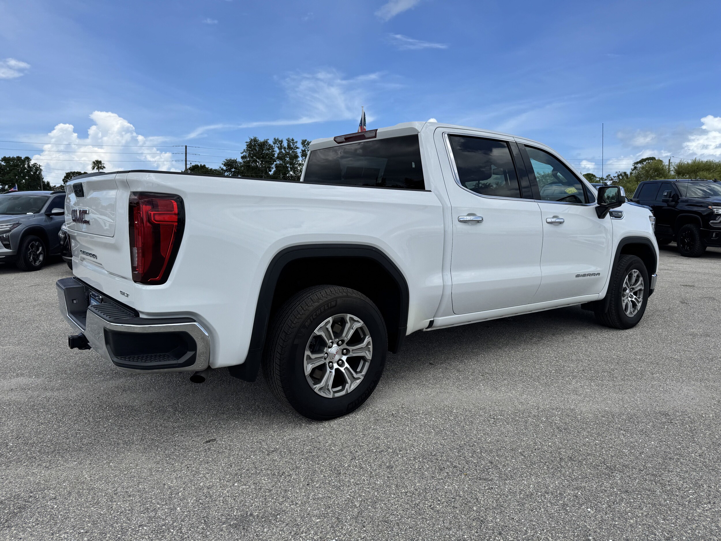 2024 Gmc Sierra 1500 SLT photo 4