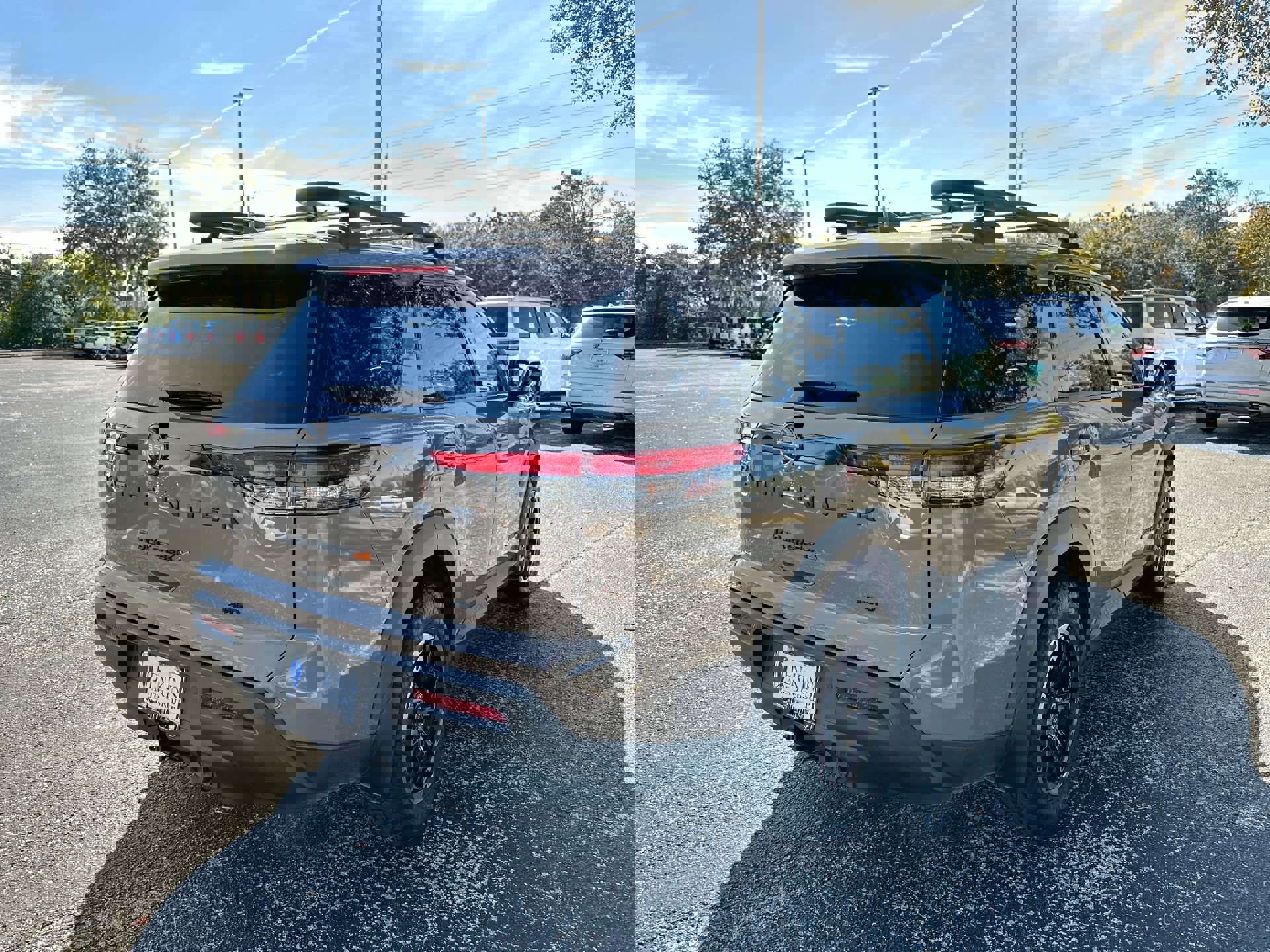 2023 Nissan Pathfinder Rock Creek photo 3