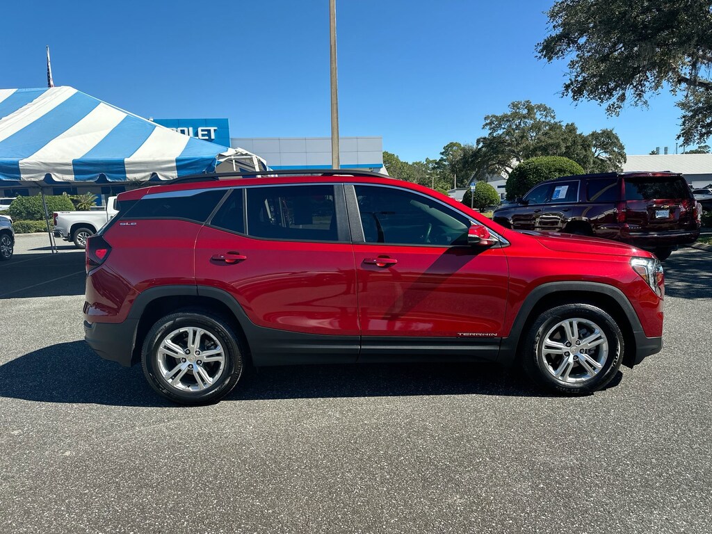 Used 2022 GMC Terrain SLE FWD  SLE