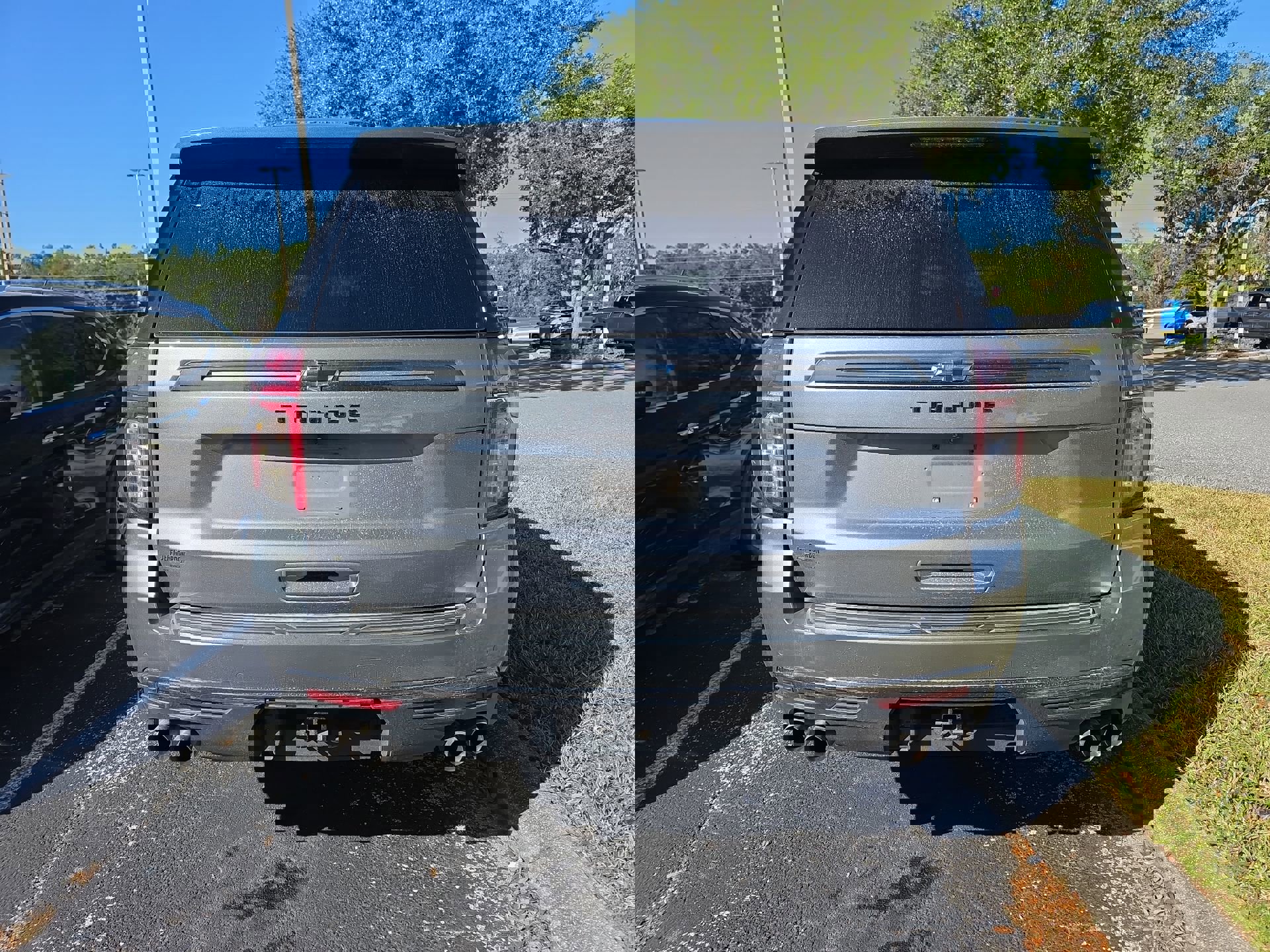 2022 Chevrolet Tahoe Z71 photo 2