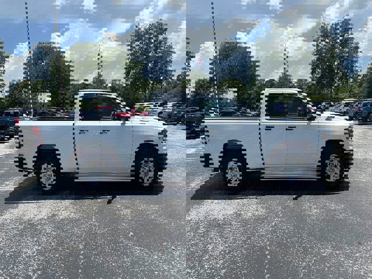 2023 Ram 1500 Tradesman photo 3