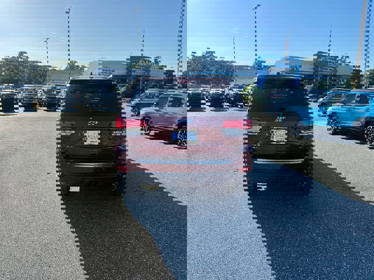 2021 Jeep Grand Cherokee Limited photo 3