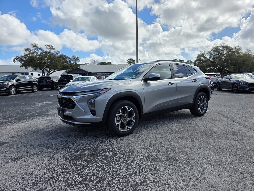 New 2026 Chevrolet Trax LT FWD LT