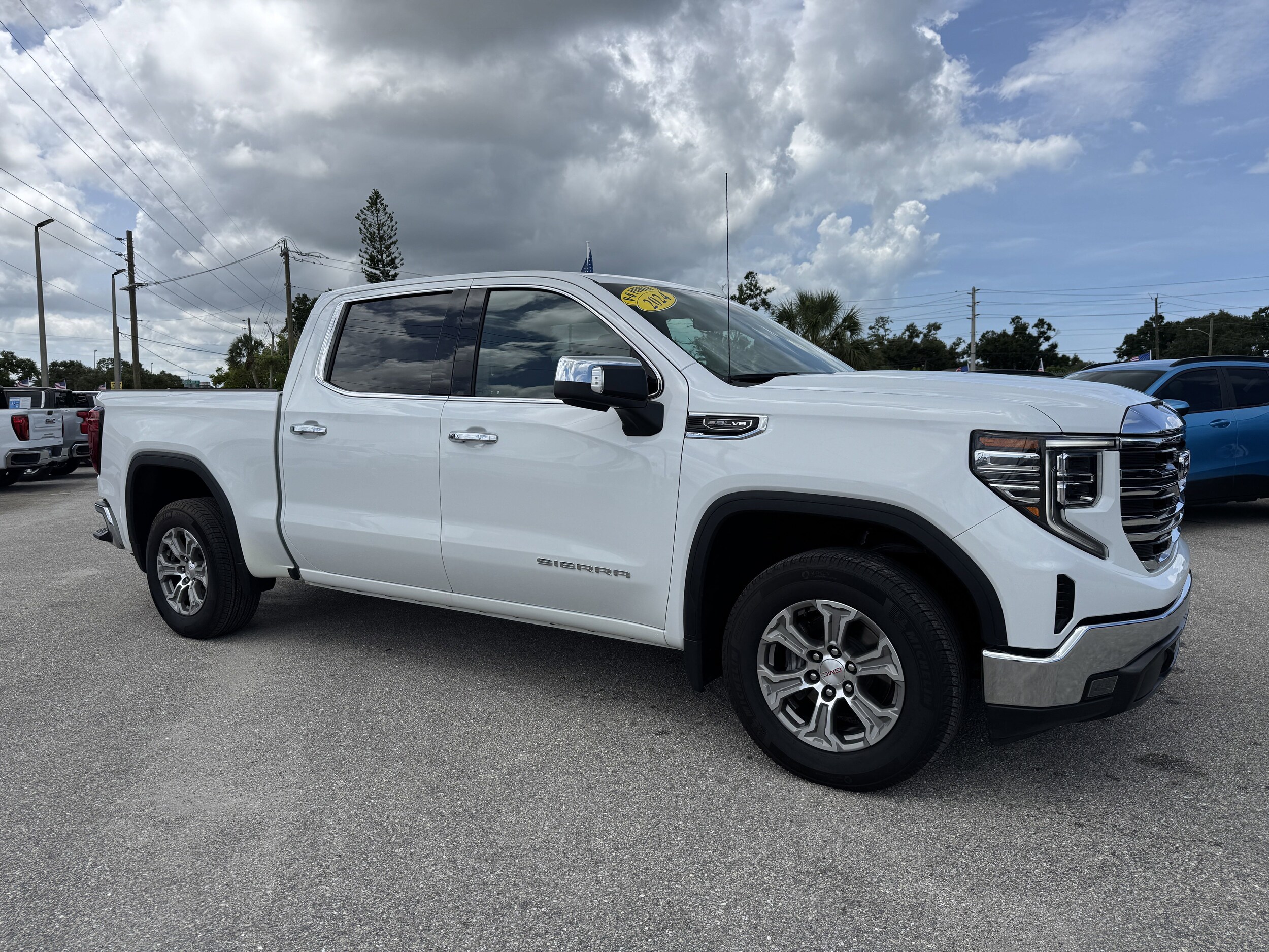 2024 Gmc Sierra 1500 SLT photo 2