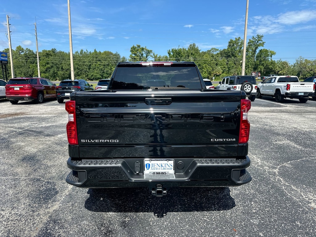 Used 2025 Chevrolet Silverado 1500 Custom 4WD Crew Cab 147 Custom