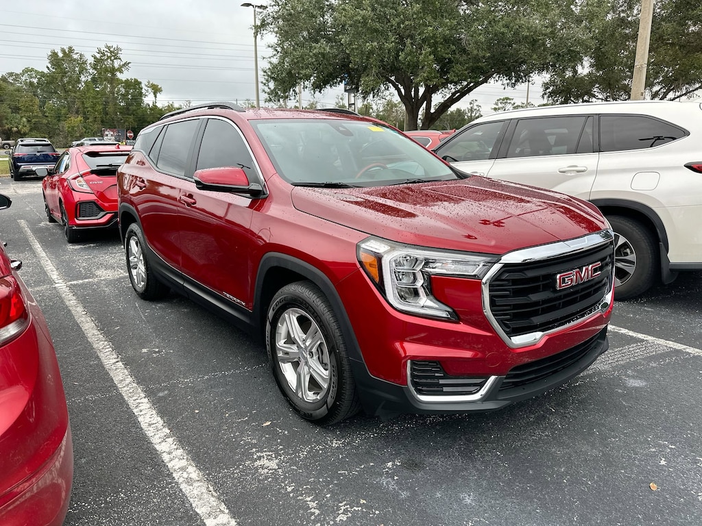Used 2022 GMC Terrain SLE FWD  SLE