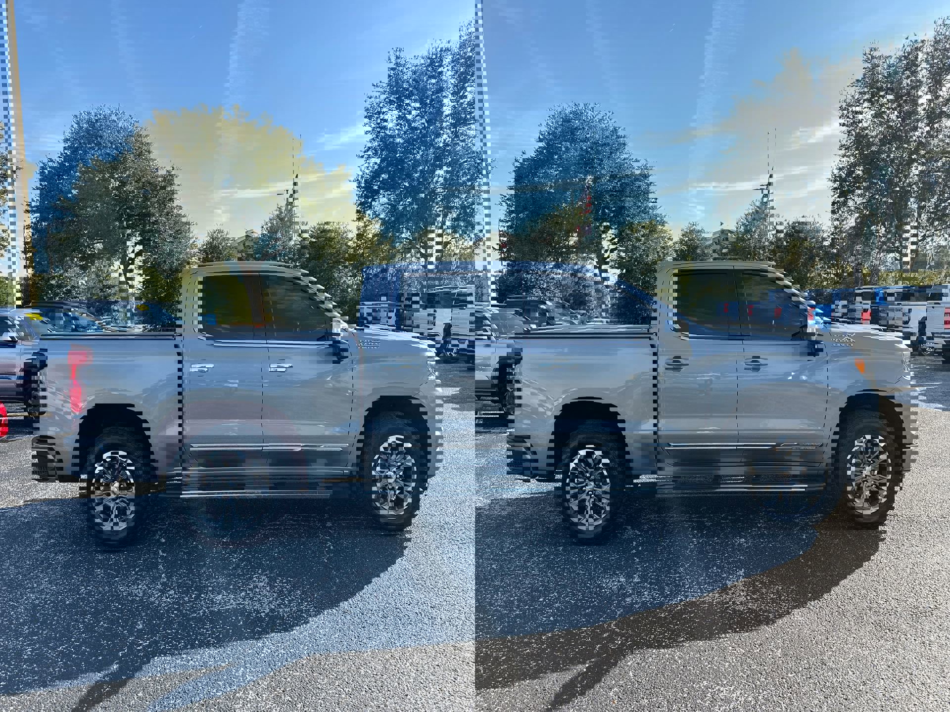 2024 Chevrolet Silverado 1500 High Country photo 2