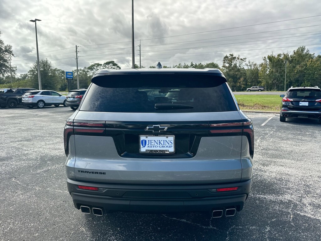Used 2024 Chevrolet Traverse FWD LS LS w/1LS