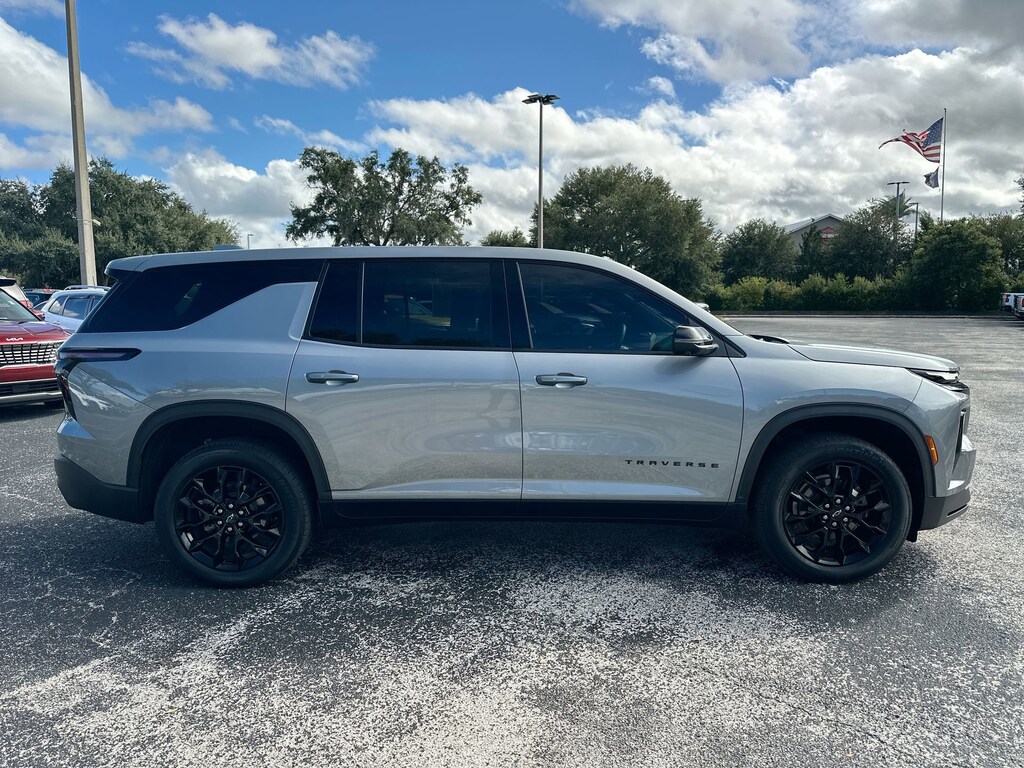 Used 2024 Chevrolet Traverse FWD LS LS w/1LS