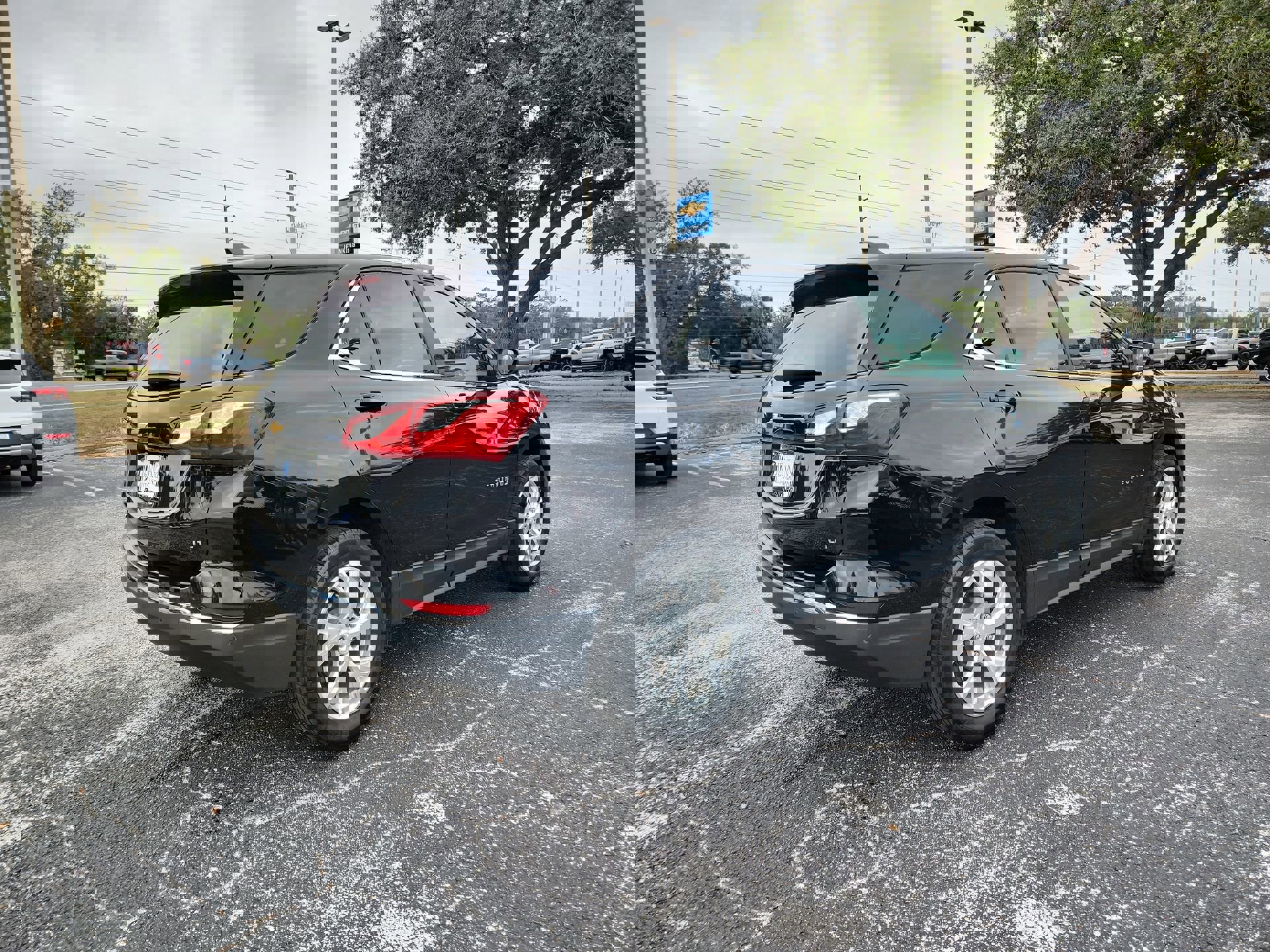 2021 Chevrolet Equinox photo 2