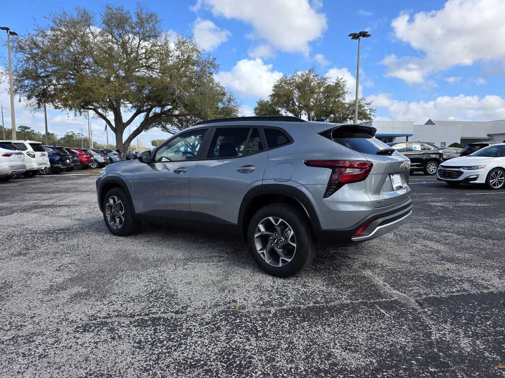 New 2026 Chevrolet Trax LT FWD LT