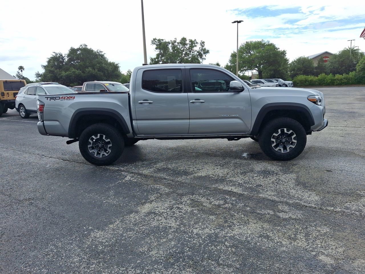 2023 Toyota Tacoma TRD Off-Road V6 4x4 photo 3