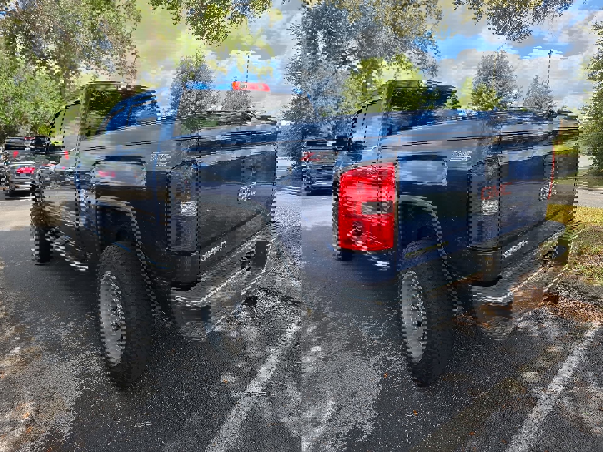 2017 Gmc Sierra 1500 SLE photo 2