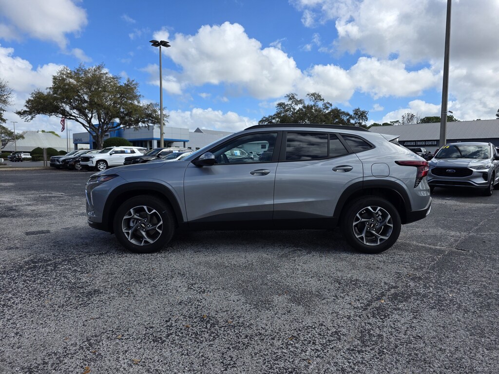 New 2026 Chevrolet Trax LT FWD LT