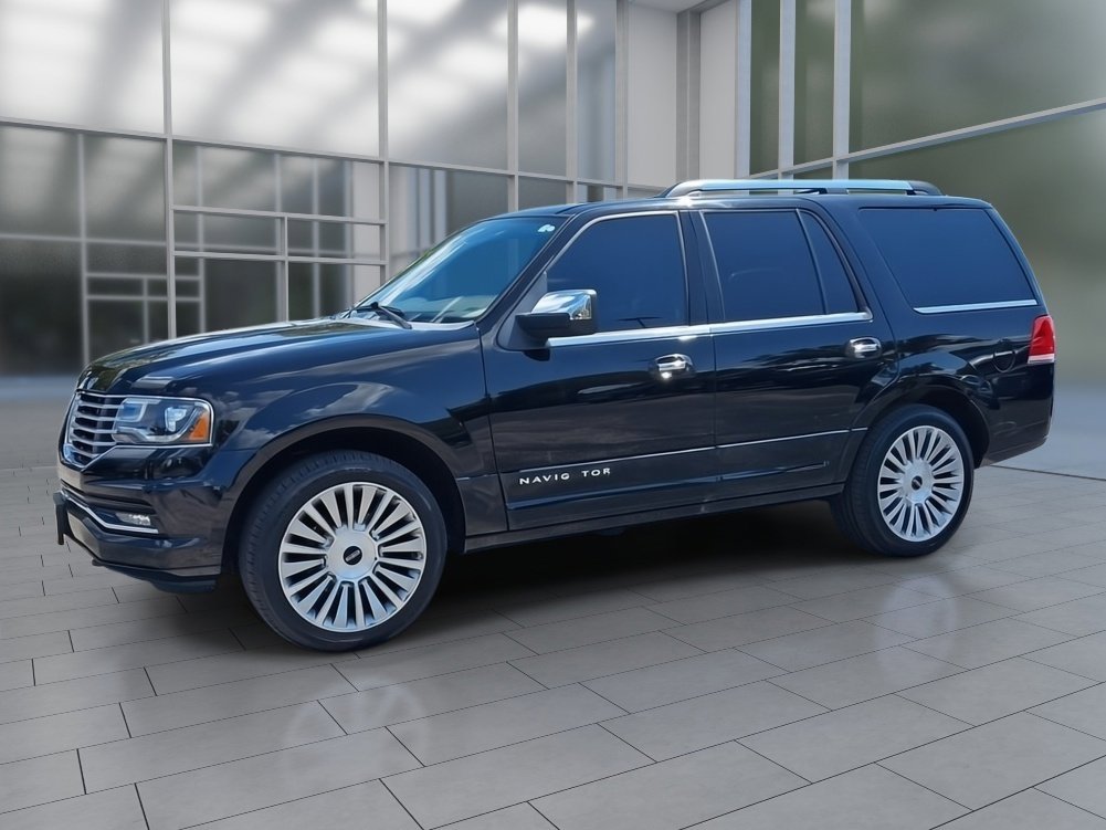2017 Lincoln Navigator Select photo 2