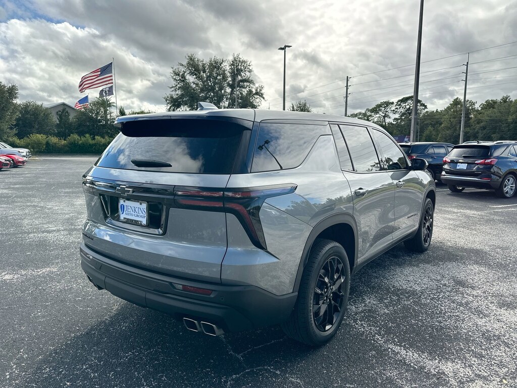 Used 2024 Chevrolet Traverse FWD LS LS w/1LS