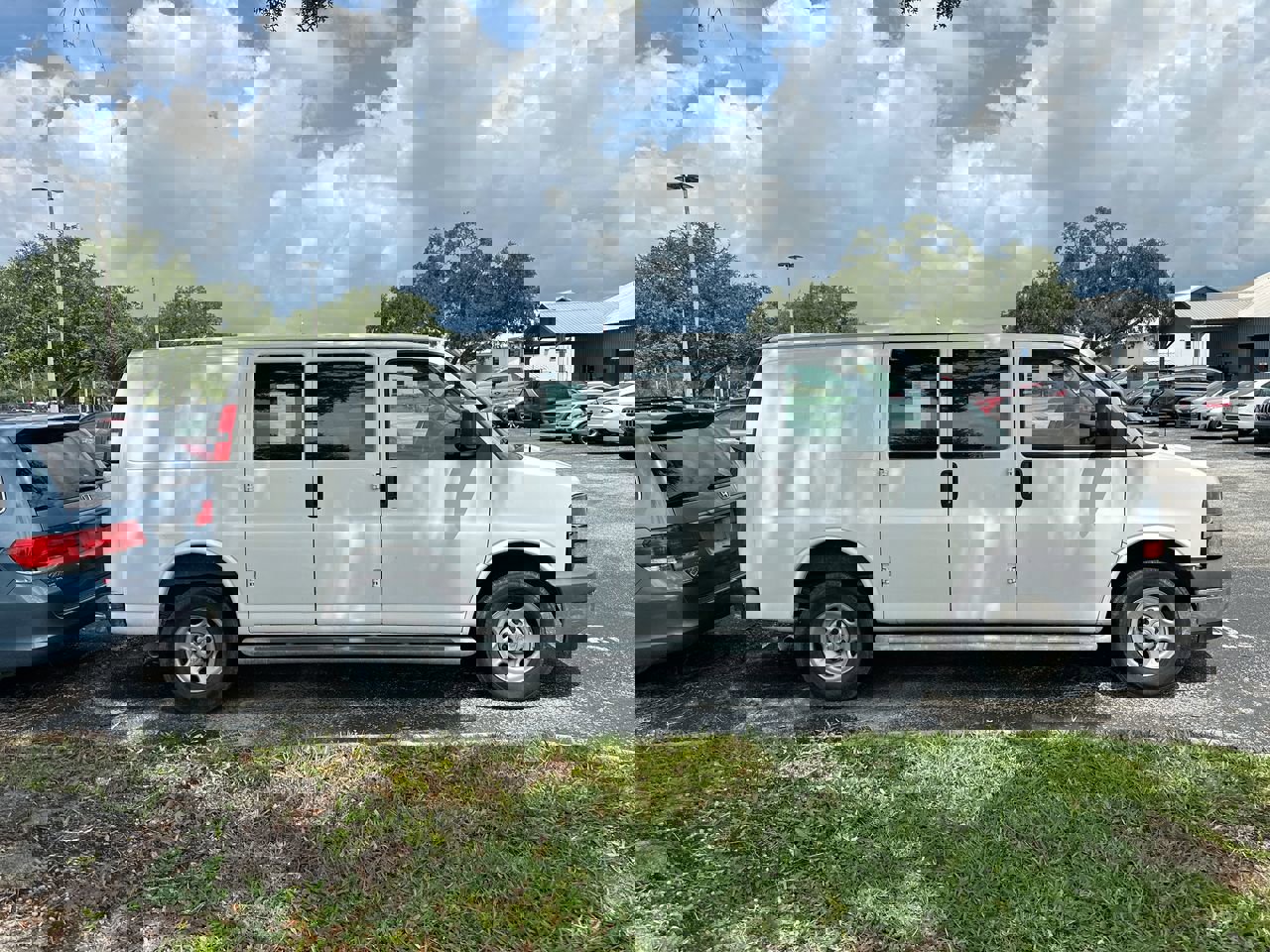 2021 Chevrolet Express Cargo Work Van photo 3