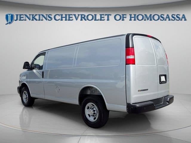 2026 Chevrolet Express Cargo Work Van - Photo 6