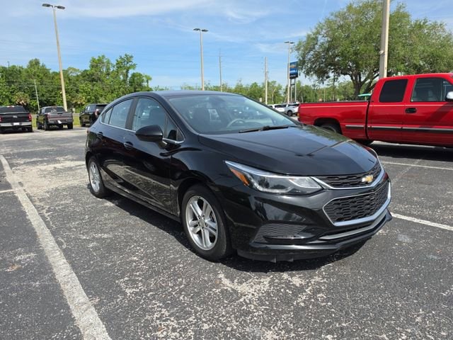 2017 Chevrolet Cruze LT Hatchback Auto's photo