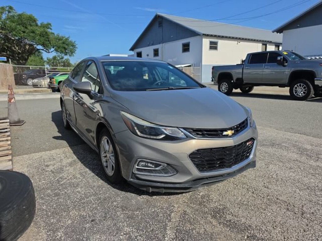 Used 2017 Chevrolet Cruze LT Car