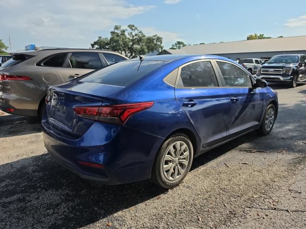 Used 2021 Hyundai Accent SE Sedan