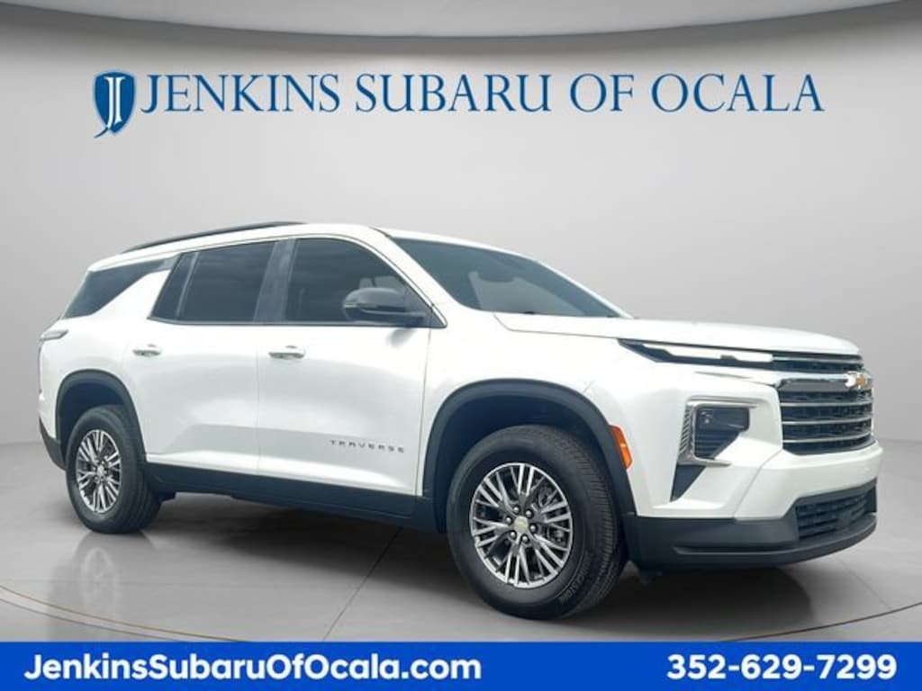 Used 2025 Chevrolet Traverse LT SUV