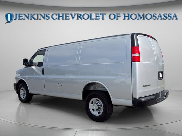 2026 Chevrolet Express Cargo Work Van - Photo 7