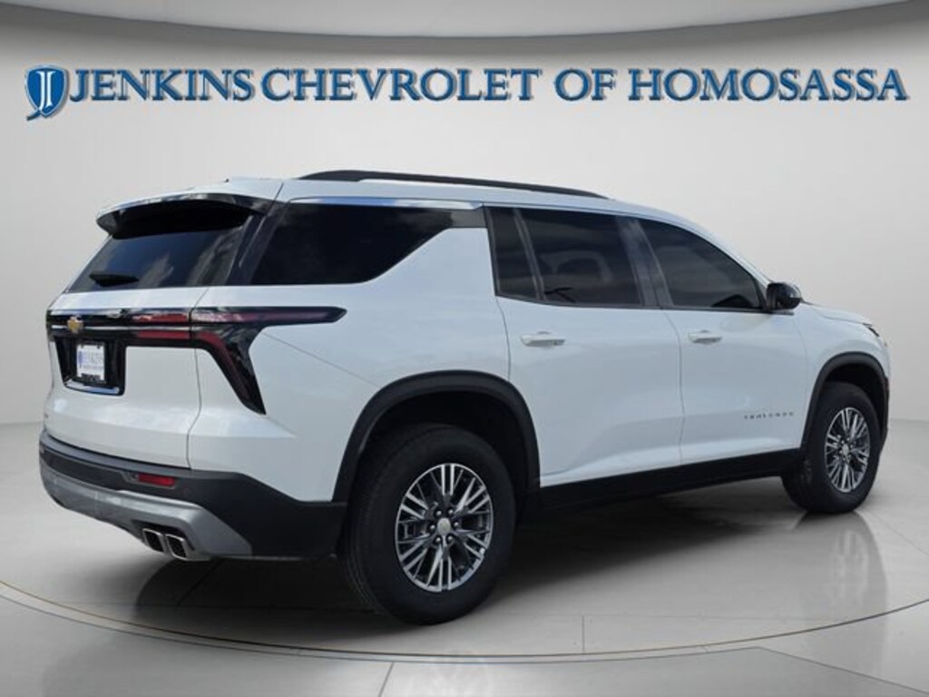 Used 2025 Chevrolet Traverse LT SUV