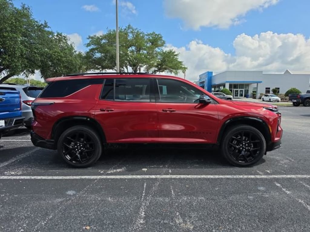 Used 2024 Chevrolet Traverse RS SUV