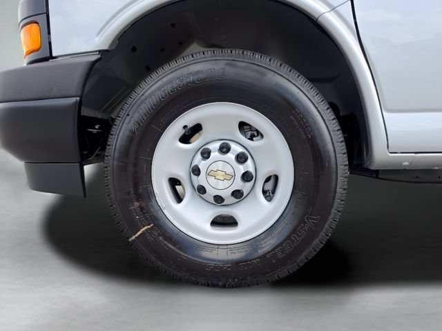 2026 Chevrolet Express Cargo Work Van - Photo 34