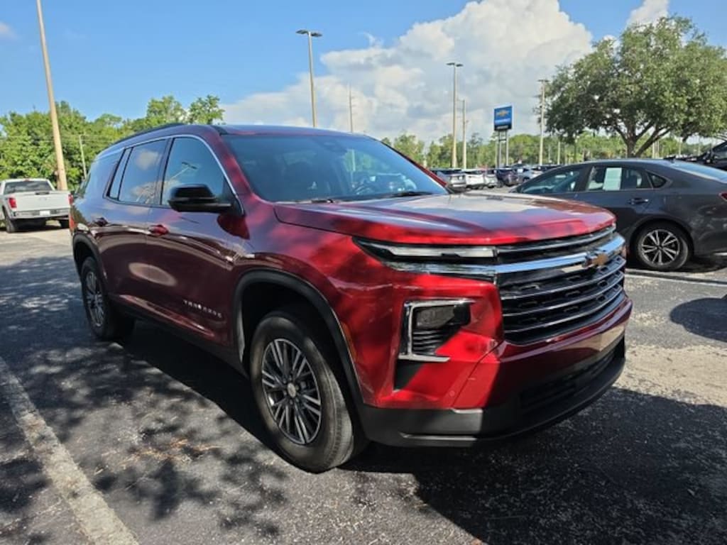 Used 2024 Chevrolet Traverse LT SUV