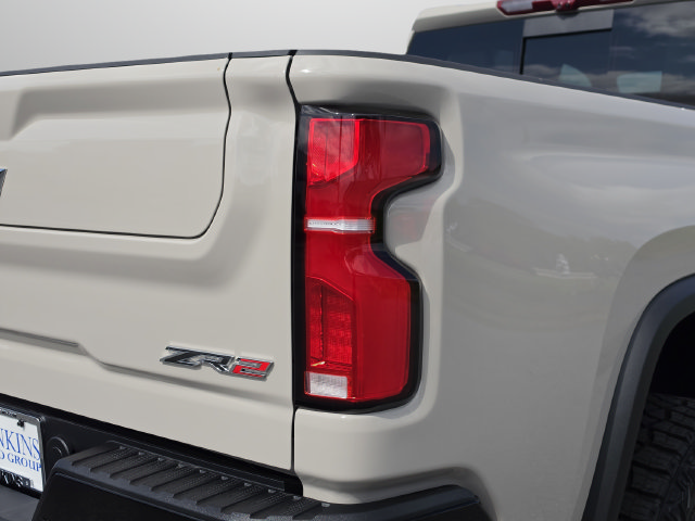 2026 Chevrolet Silverado 2500 HD ZR2 - Photo 17