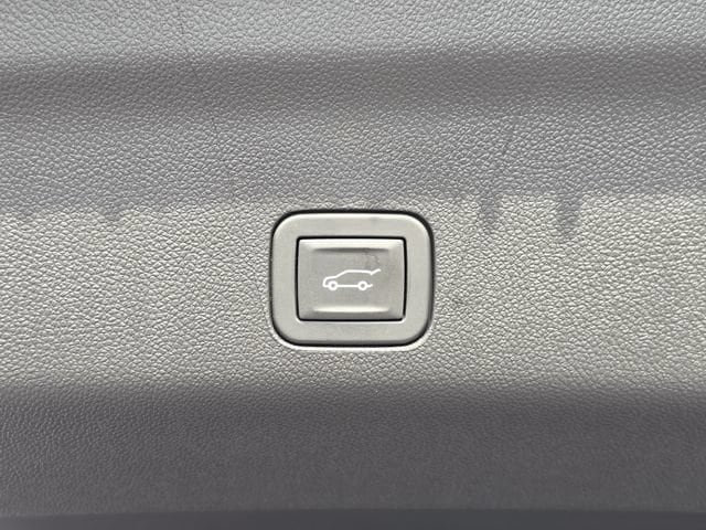 2026 Chevrolet Tahoe Z71 - Photo 16