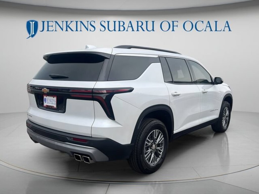 Used 2025 Chevrolet Traverse LT SUV