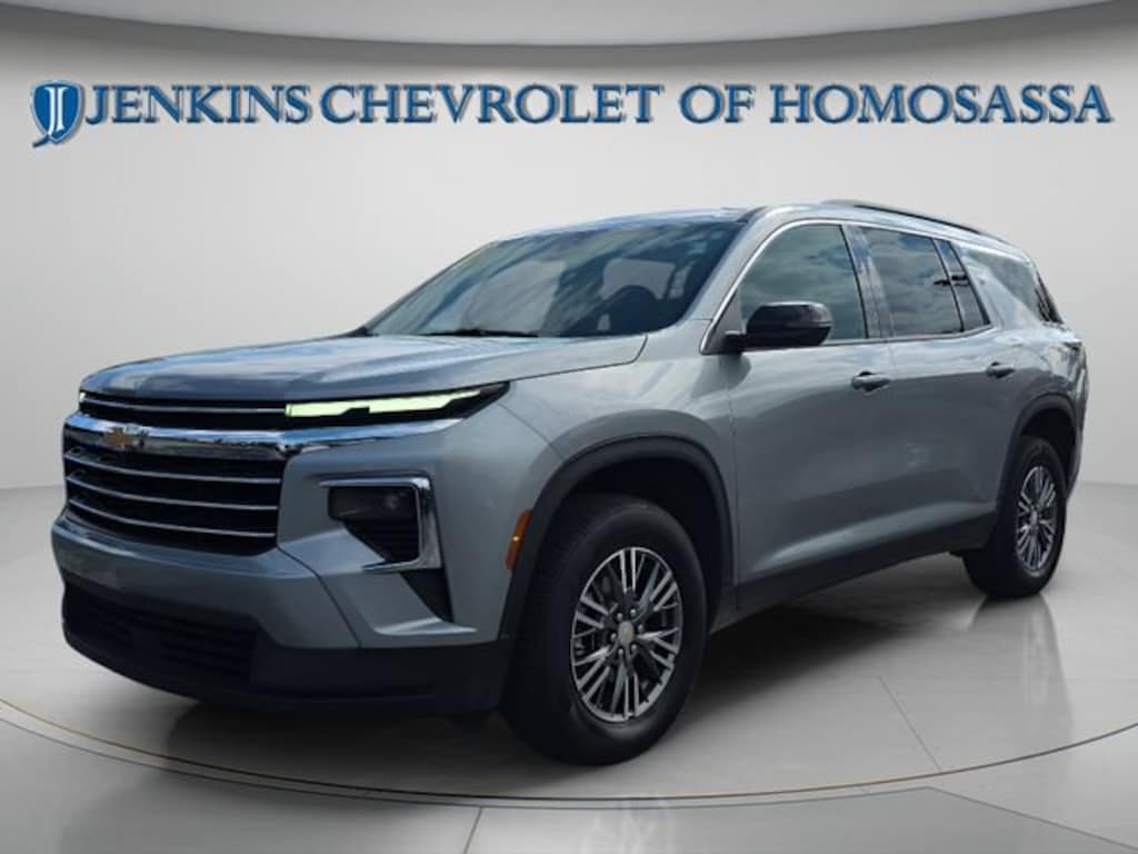 Used 2025 Chevrolet Traverse LT SUV