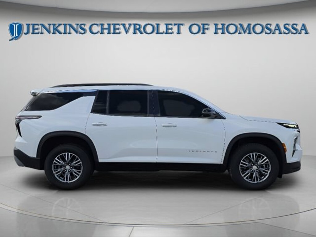 Used 2025 Chevrolet Traverse LT SUV
