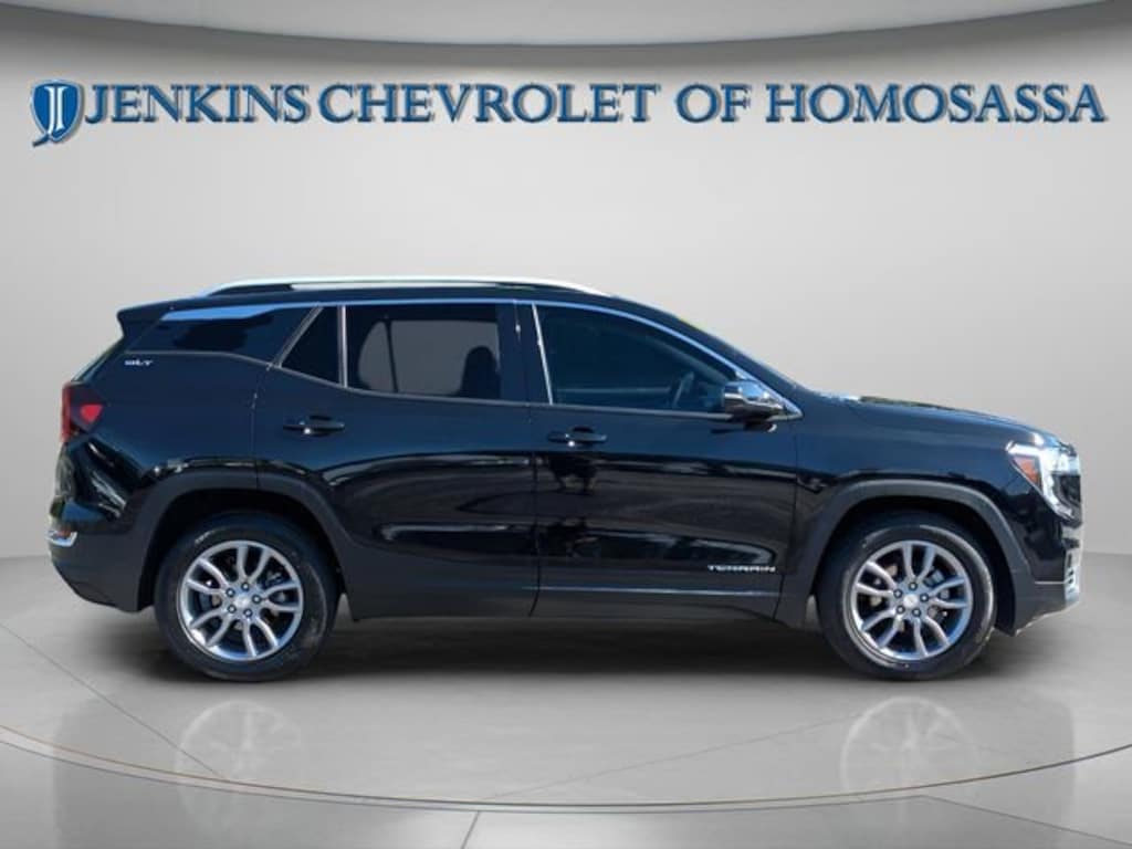 Used 2024 GMC Terrain SLT SUV