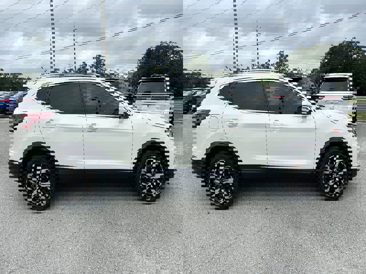 2021 Nissan Rogue Sport SL photo 3