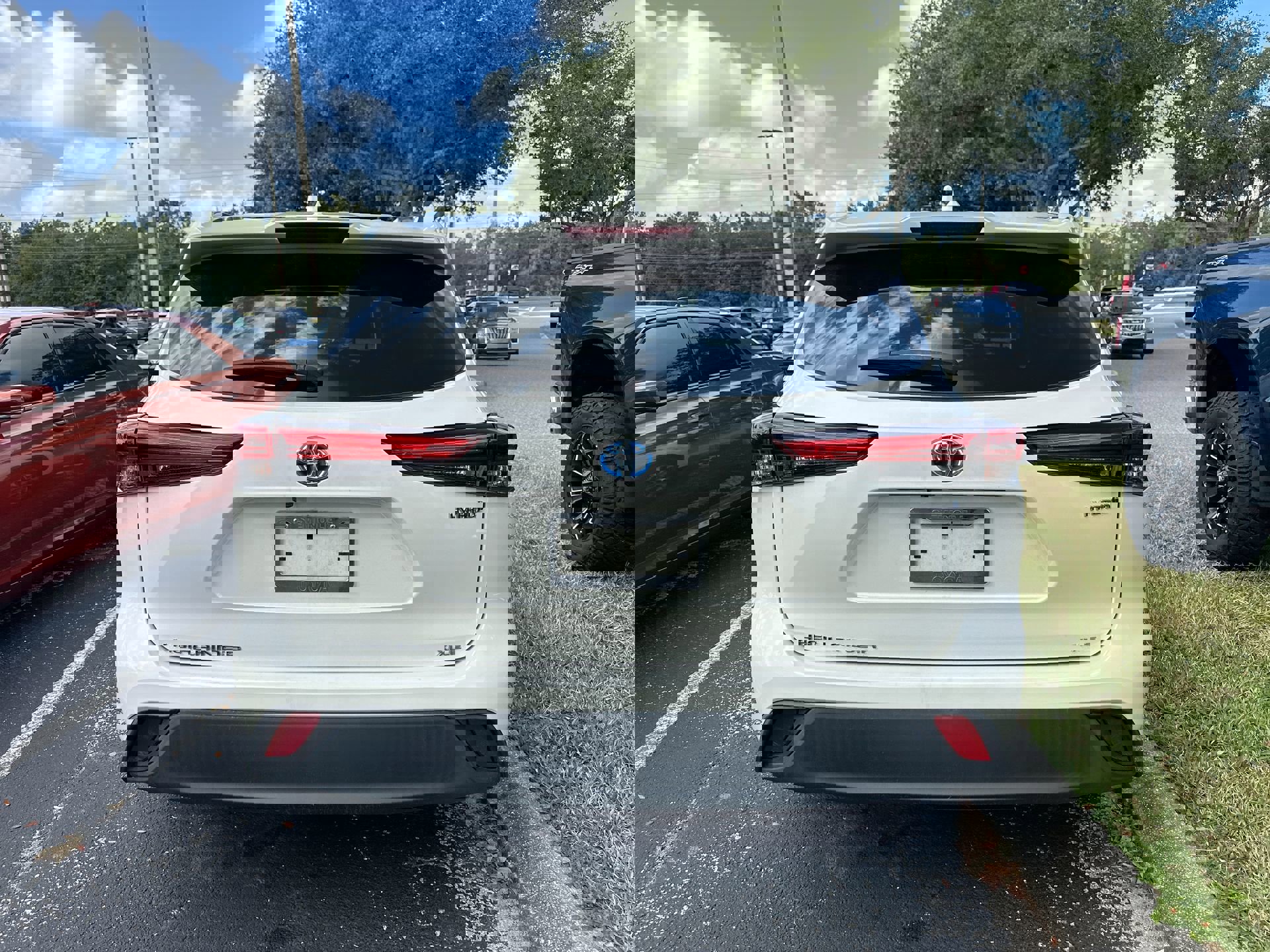 2021 Toyota Highlander Hybrid XLE photo 4