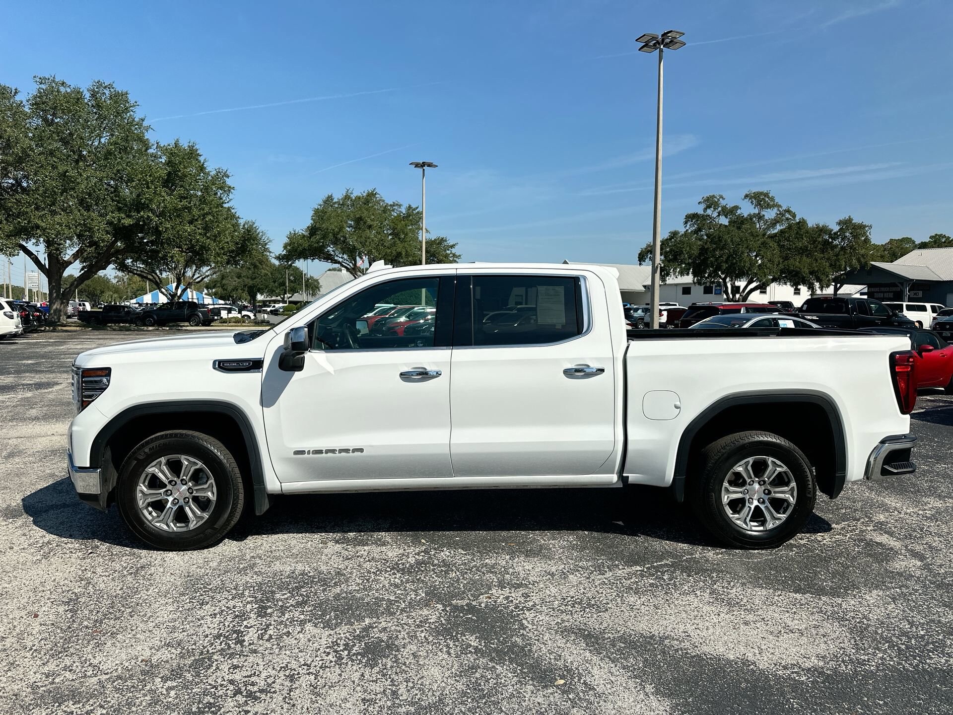 2025 Gmc Sierra 1500 SLT photo 4