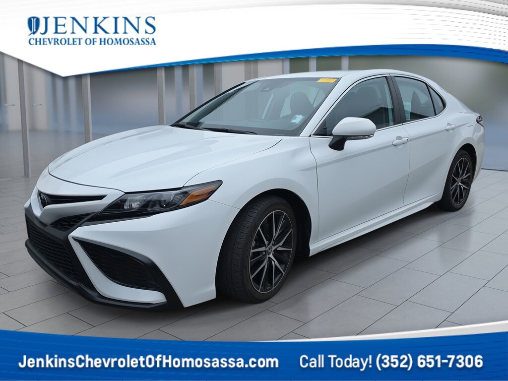Used 2022 Toyota Camry SE Sedan