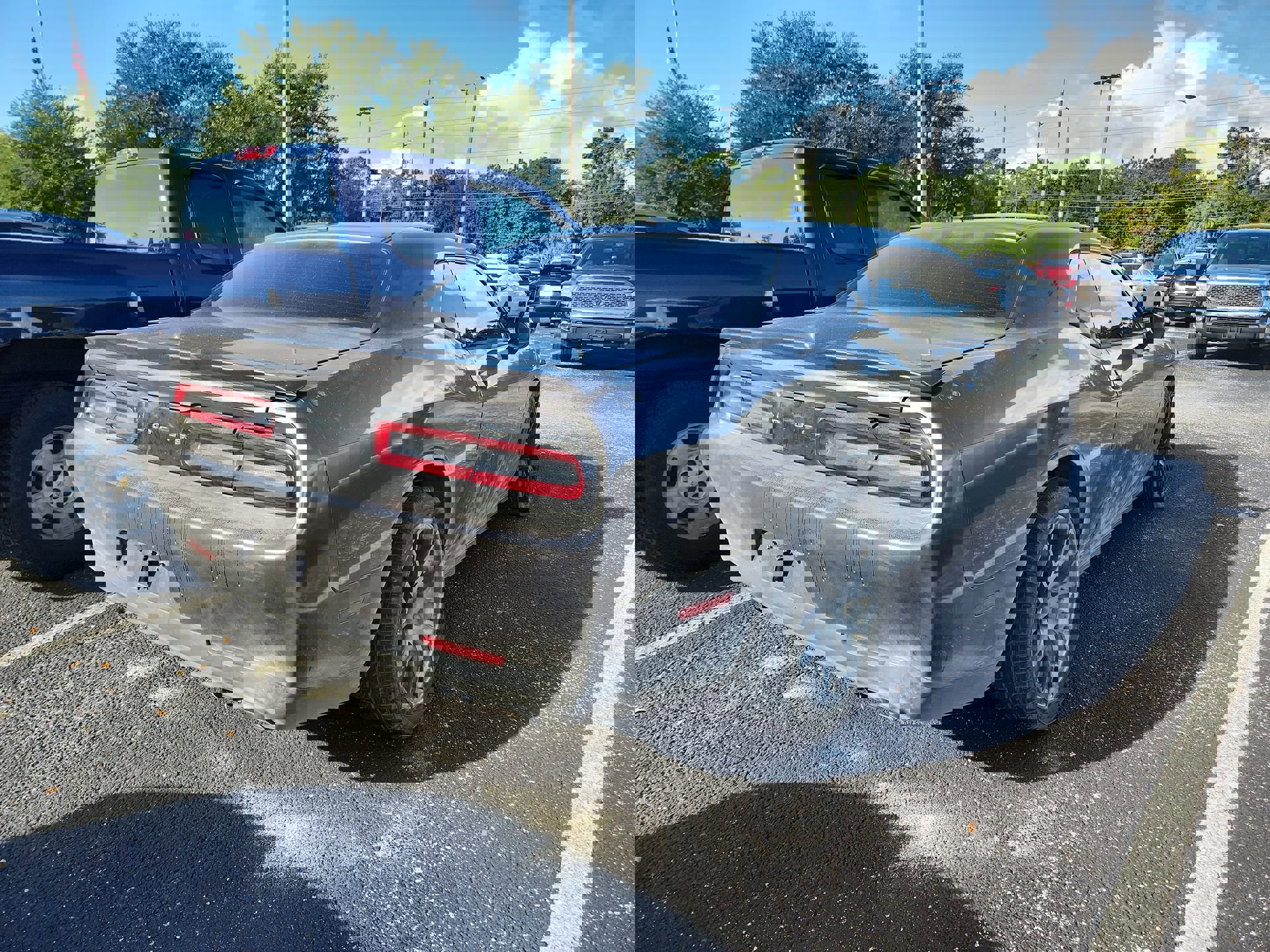 2015 Dodge Challenger R/T photo 3