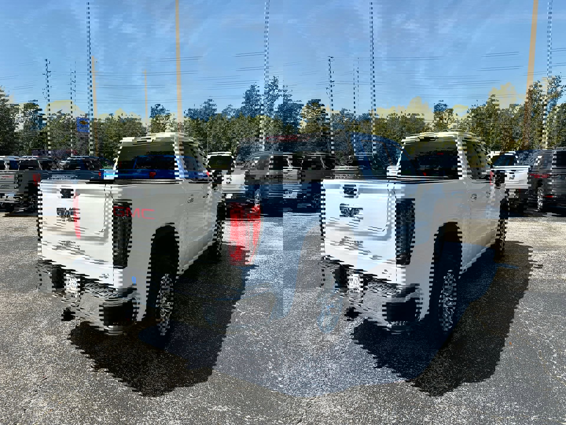 2025 Gmc Sierra 1500 SLT photo 3