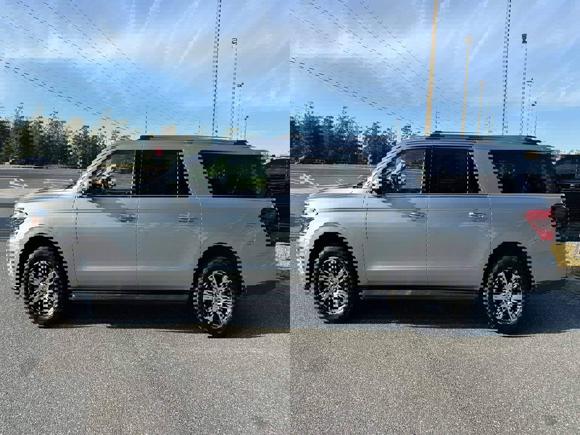 2024 Ford Expedition MAX Limited photo 4