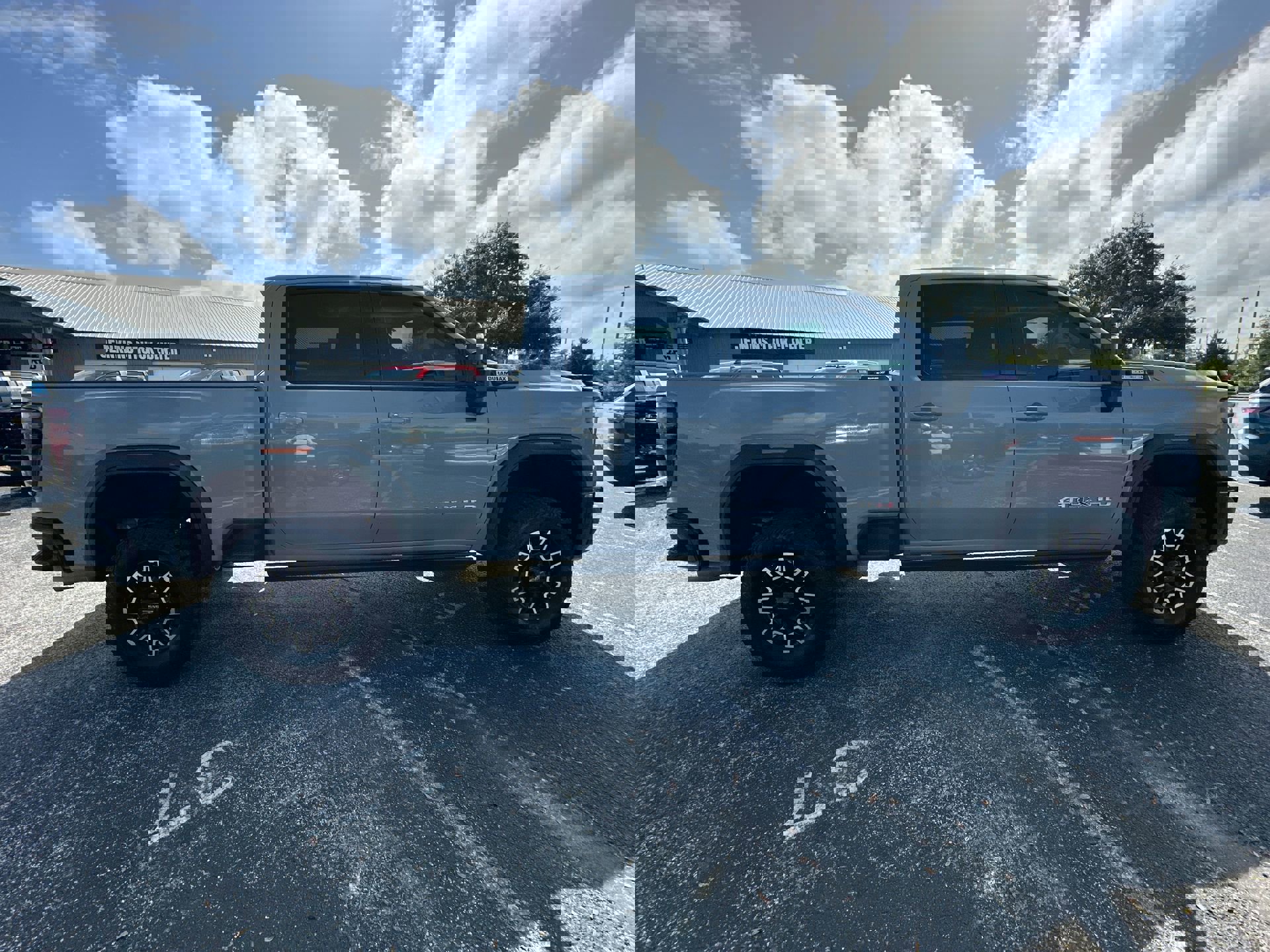 2024 Gmc Sierra 2500 HD AT4X photo 3