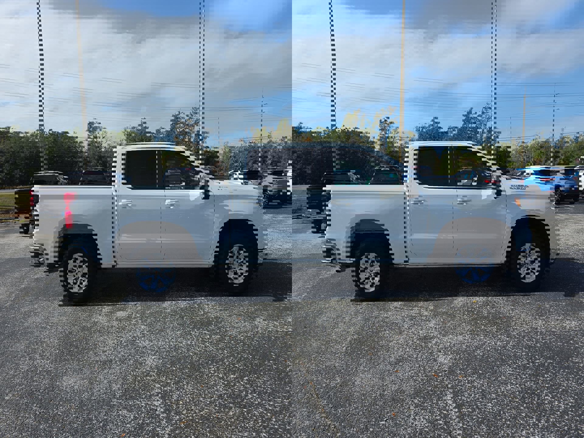 2025 Chevrolet Silverado 1500 LT photo 2