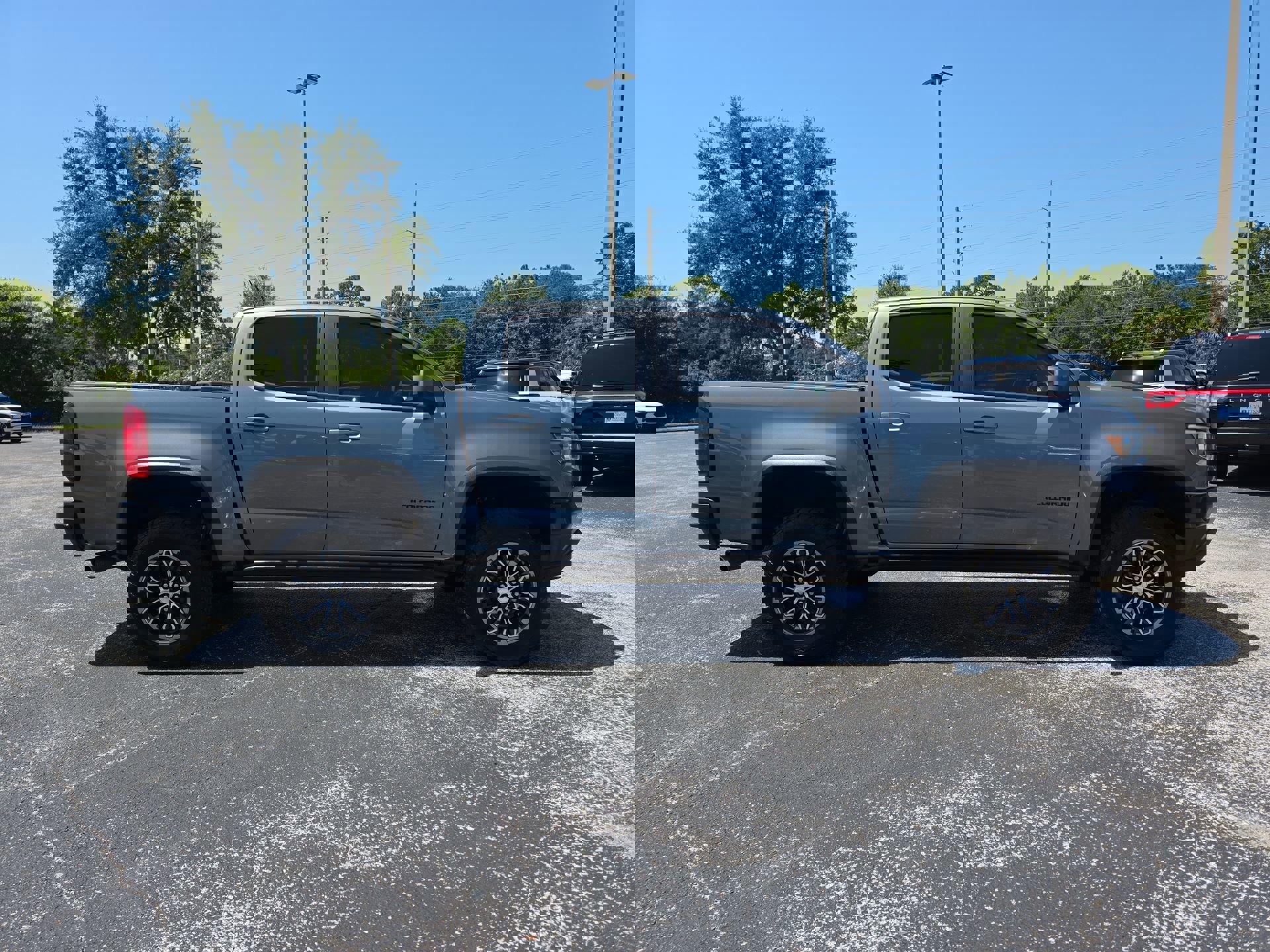 2019 Chevrolet Colorado ZR2 photo 3